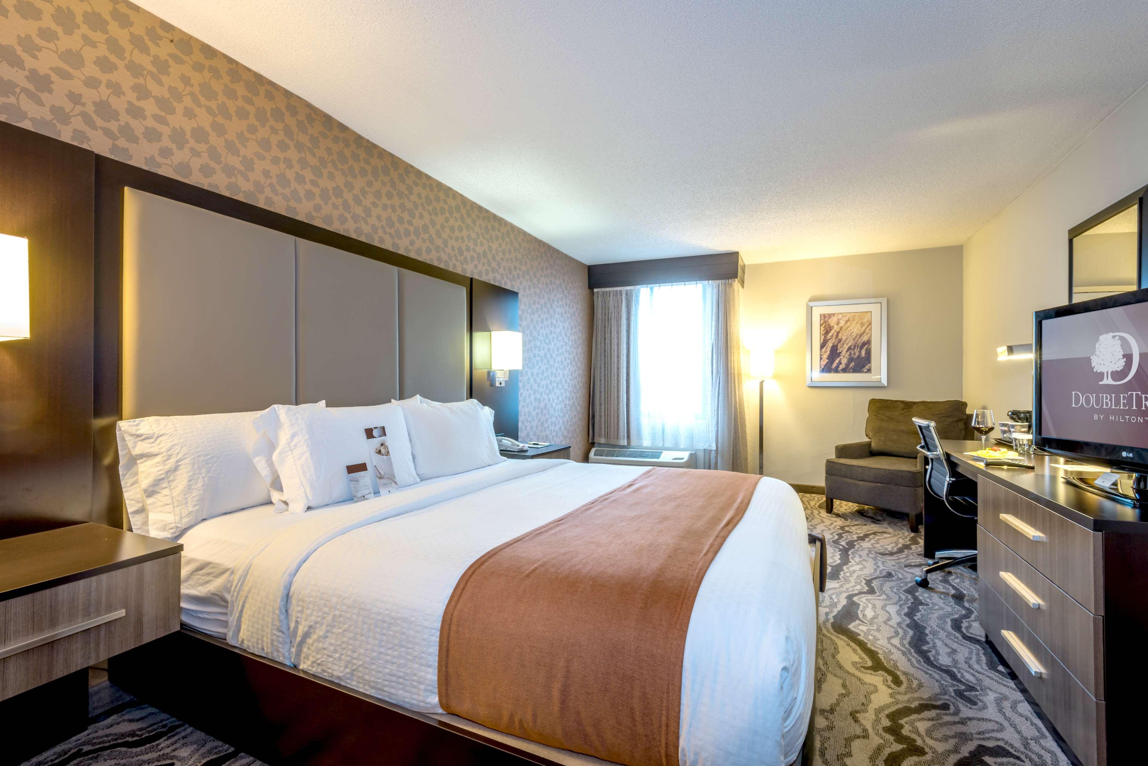 Doubletree By Hilton Montgomery Downtown Buitenkant foto