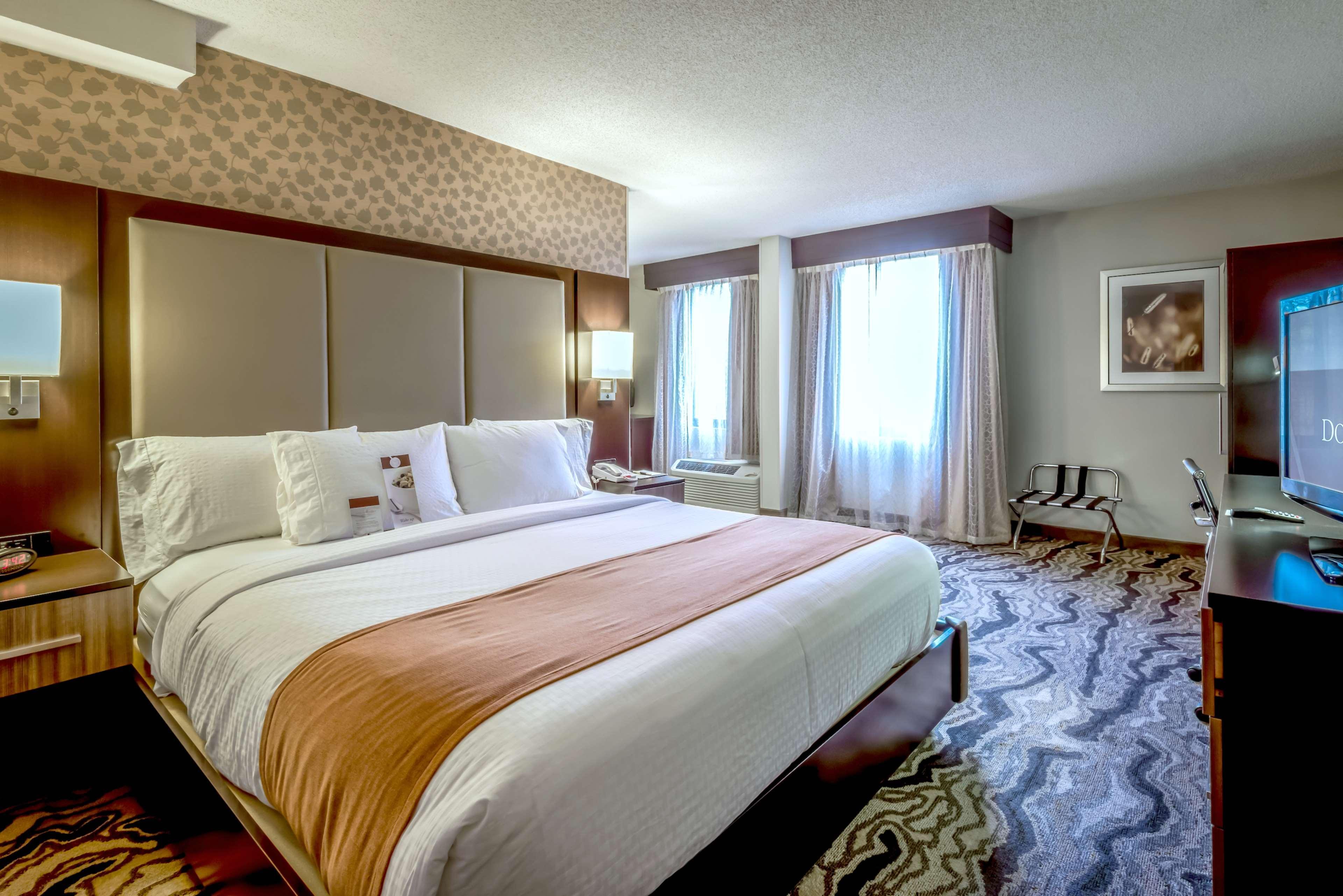 Doubletree By Hilton Montgomery Downtown Buitenkant foto