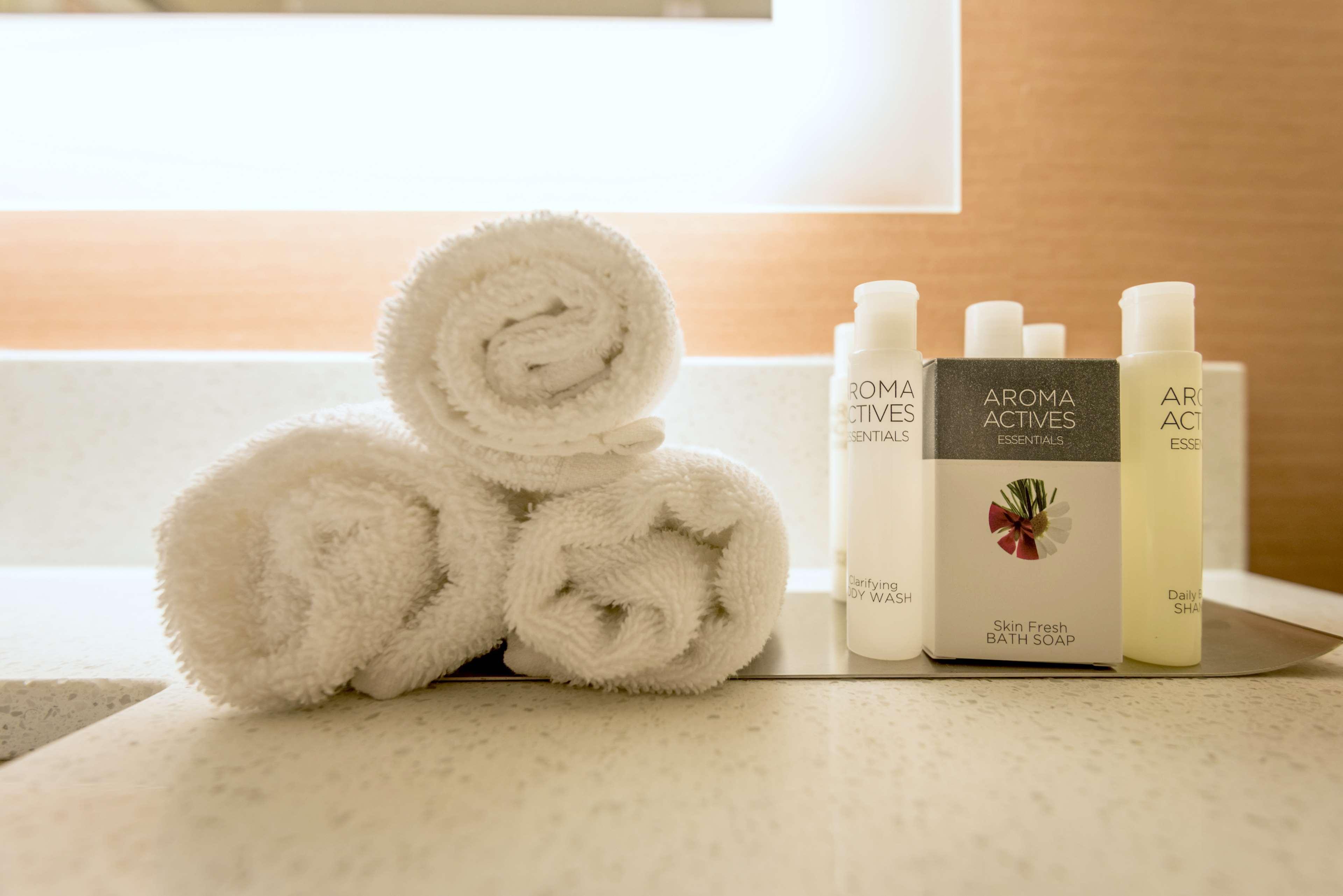 Doubletree By Hilton Montgomery Downtown Buitenkant foto