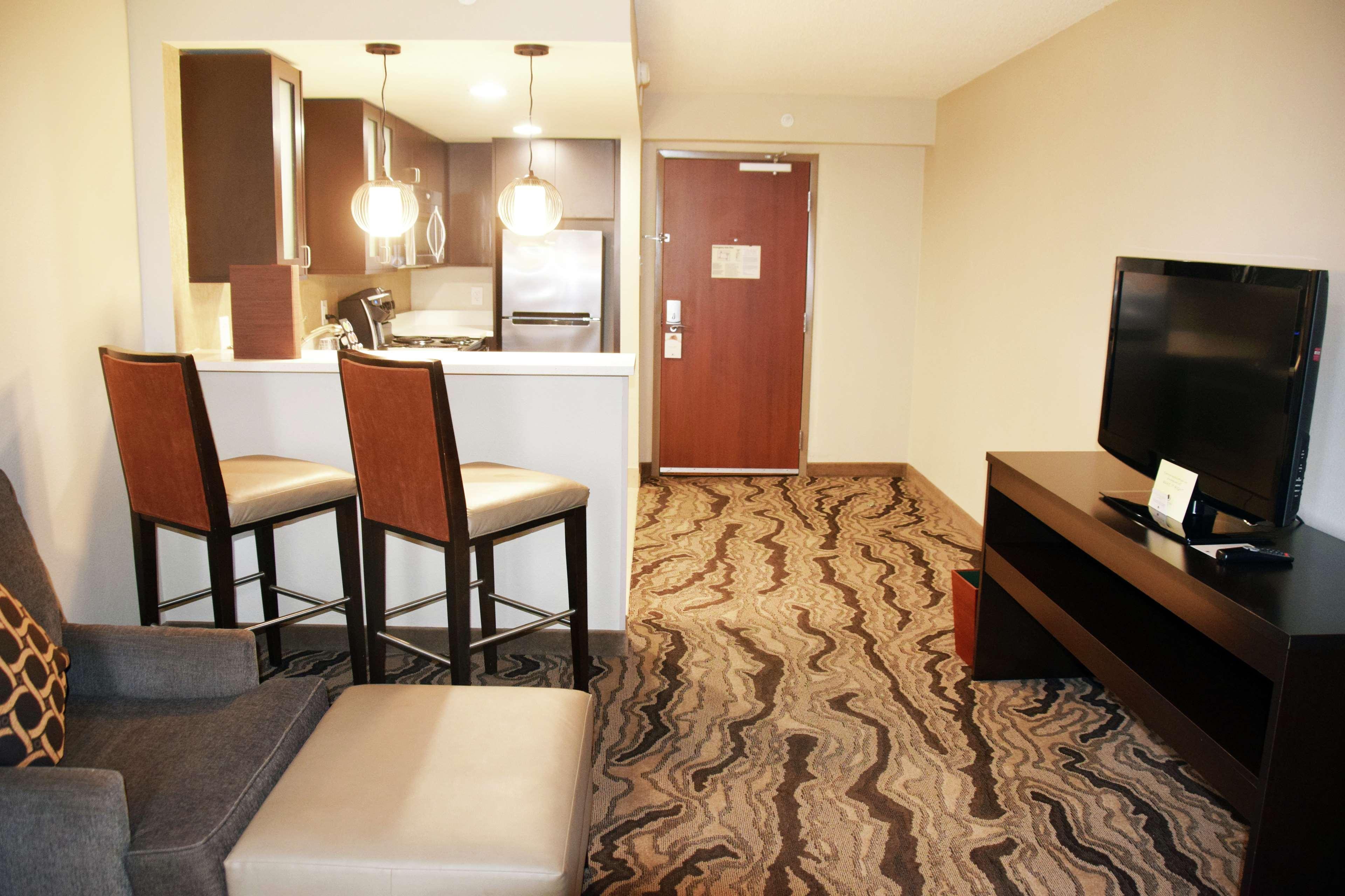 Doubletree By Hilton Montgomery Downtown Buitenkant foto