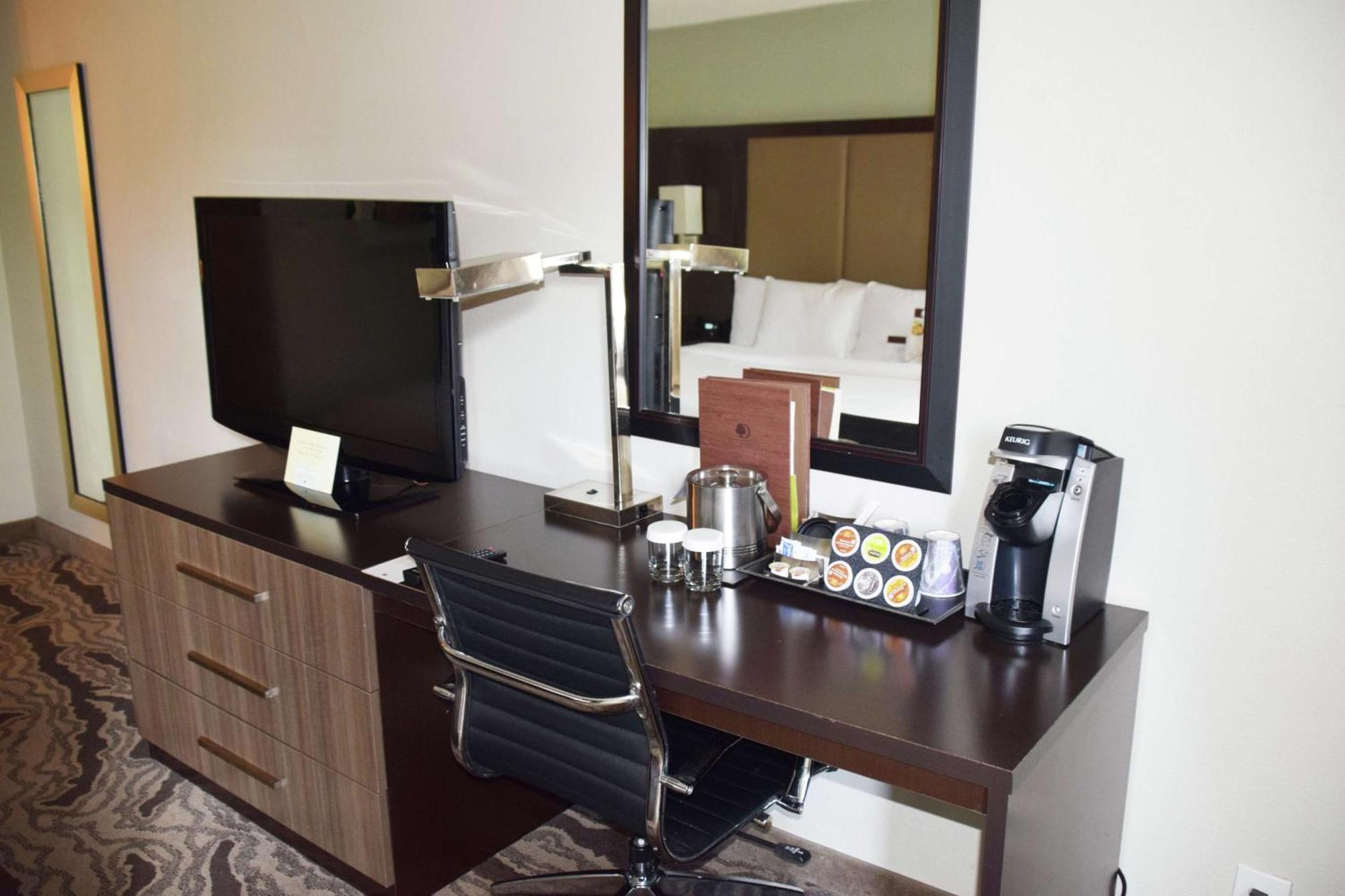 Doubletree By Hilton Montgomery Downtown Buitenkant foto